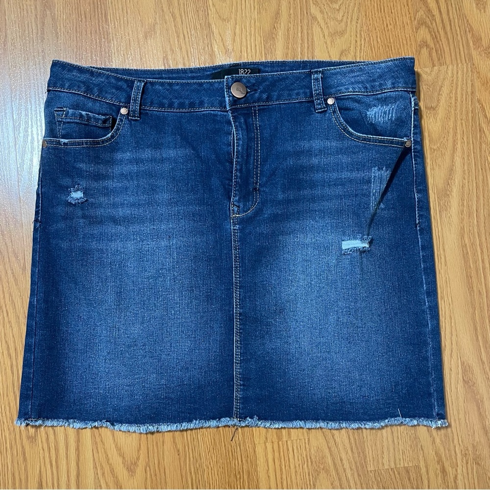 1822 Lightly Distressed Denim Skirt 31/12